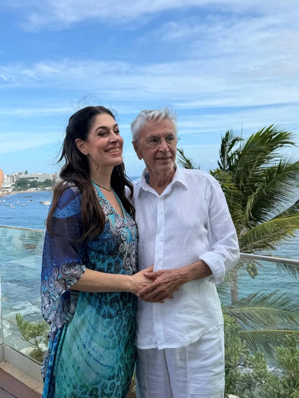 Caetano e Paula receberam convidados por Reprodução/Instagram