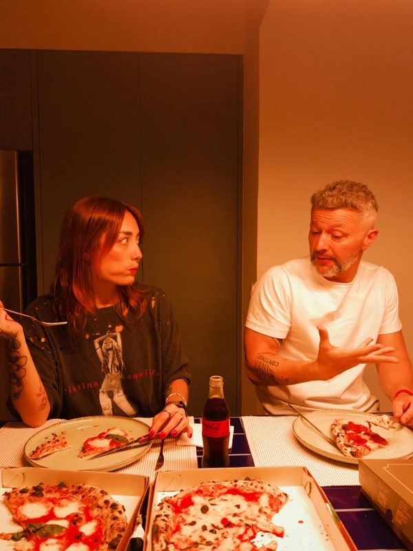 Discreto, Lucas Lima abre álbum de viagem com a nova namorada por Reprodução/Redes Sociais 