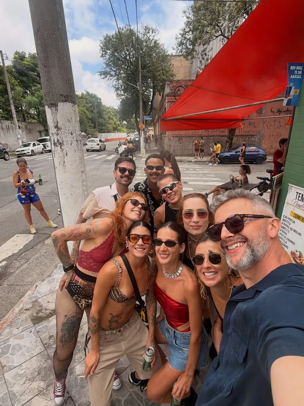 Discreto, Lucas Lima abre álbum de viagem com a nova namorada por Reprodução/Redes Sociais 