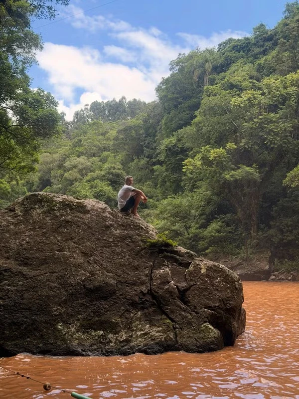 Discreto, Lucas Lima abre álbum de viagem com a nova namorada por Reprodução/Redes Sociais 