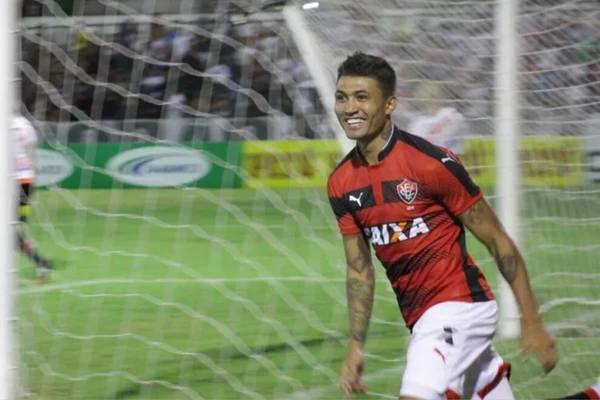 Kieza em ação pelo Vitória por Moysés Suzart/ECV 