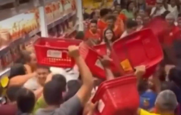 Rede de mercados faz promoção de R$0,01 e gera confusão em estabelecimento por Redes Sociais