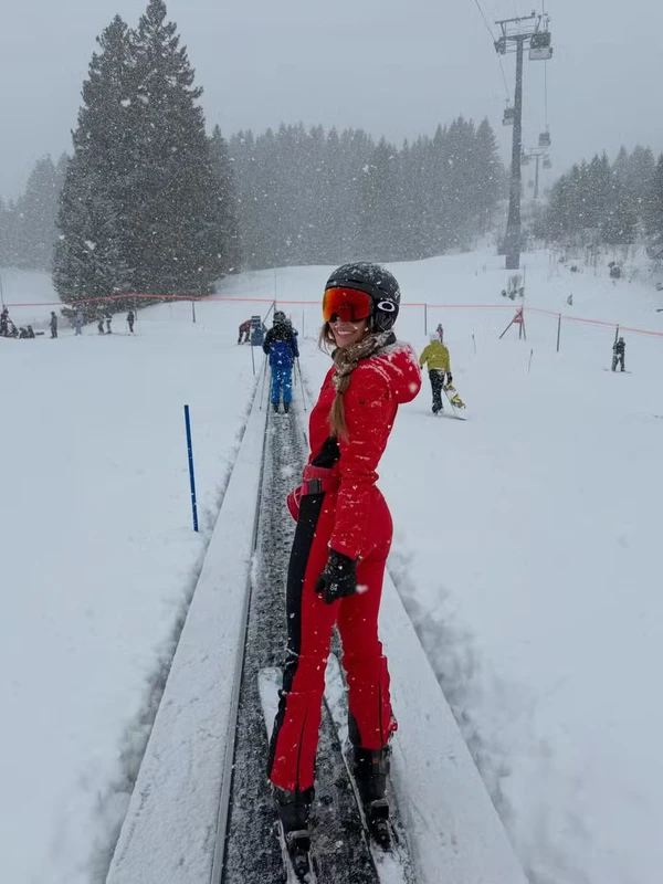 Vanessa Lopes é resgatada nos Alpes Suíços após se perder em montanha por Reprodução/Redes Sociais 