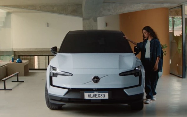 Volvo EX30 Ultra Twin Motor por Reprodução