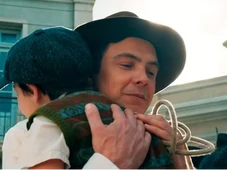 Imagem - Plano de fuga: Candinho toma decisão extrema para salvar o filho 
em 'Êta Mundo Melhor!'
 desta quinta (5)