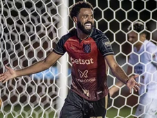 Imagem - Ex-Vitória vive primeiros dias no exterior após melhor temporada da carreira