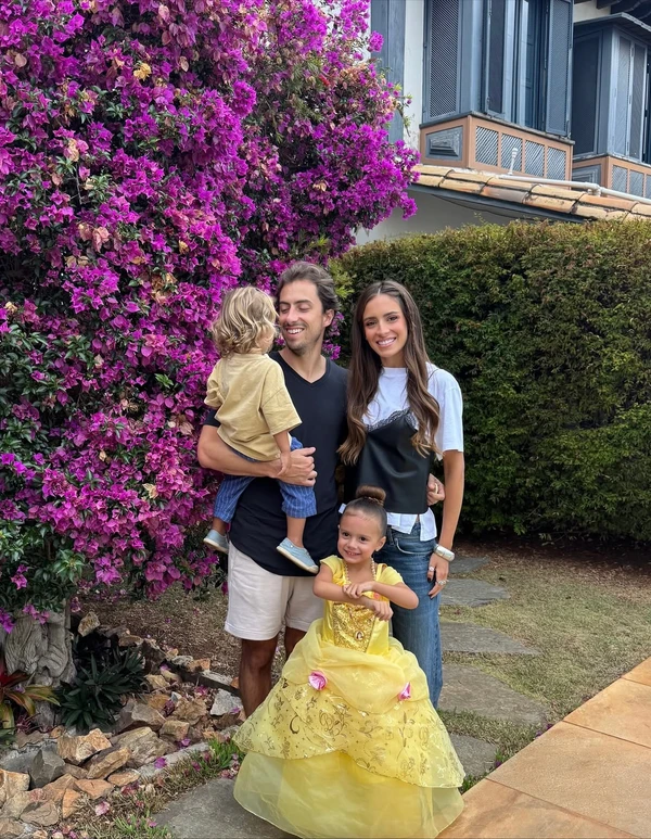 Aninha Nóbrega era casada com o também influenciador Gab e é mãe de dois filhos, Manuela e Thomás por Reprodução/Instagram