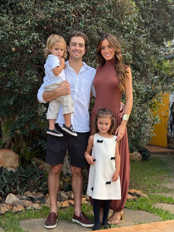 Aninha Nóbrega era casada com o também influenciador Gab e é mãe de dois filhos, Manuela e Thomás por Reprodução/Instagram