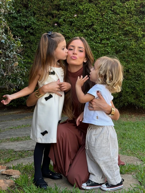Aninha Nóbrega era casada com o também influenciador Gab e é mãe de dois filhos, Manuela e Thomás por Reprodução/Instagram