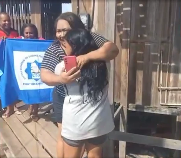 Estudante sem celular e sem internet descobre que passou em universidade federal após visita de diretora da escola por Reprodução