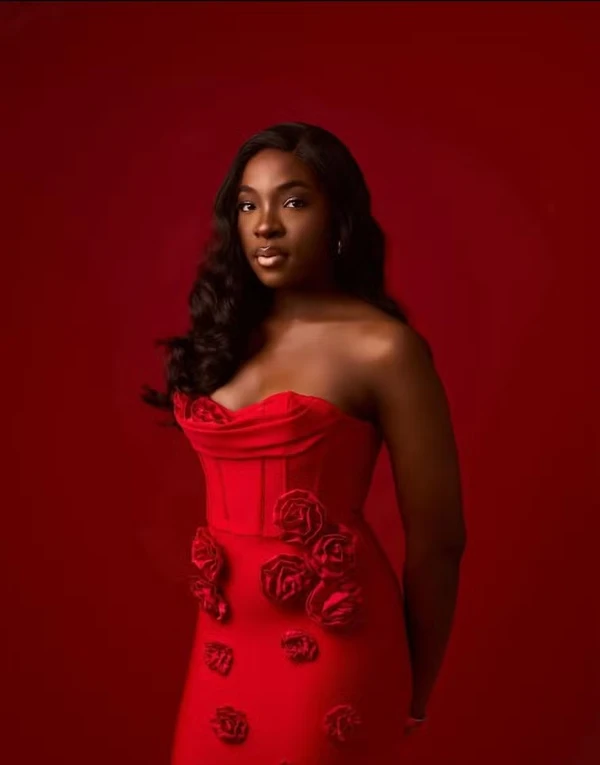 Ifunanya Nwangene, ex-participante do The Voice morre após ser picada por cobra por Reprodução/Redes Sociais