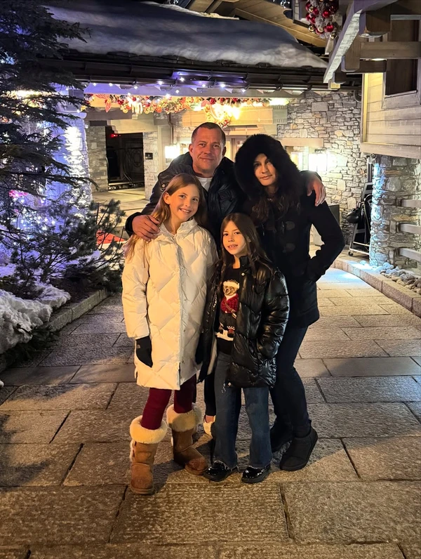 Kyra Gracie, Malvino Salvador e filhos por Reprodução/Instagram