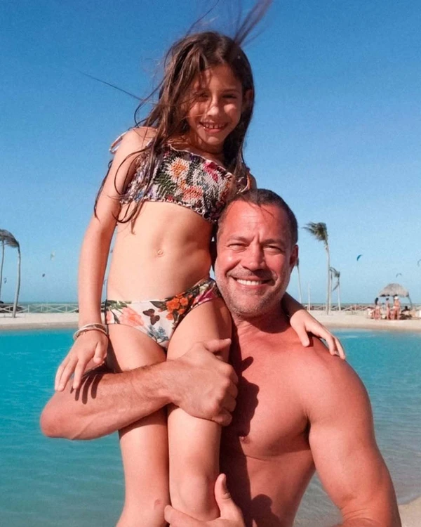 Kyra Gracie, Malvino Salvador e filhos por Reprodução/Instagram