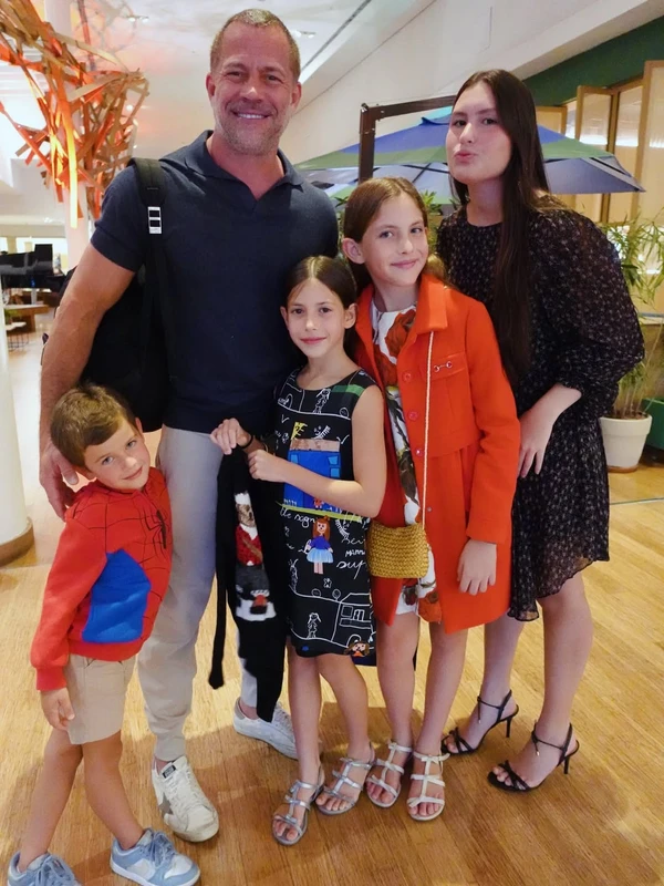 Kyra Gracie, Malvino Salvador e filhos por Reprodução/Instagram