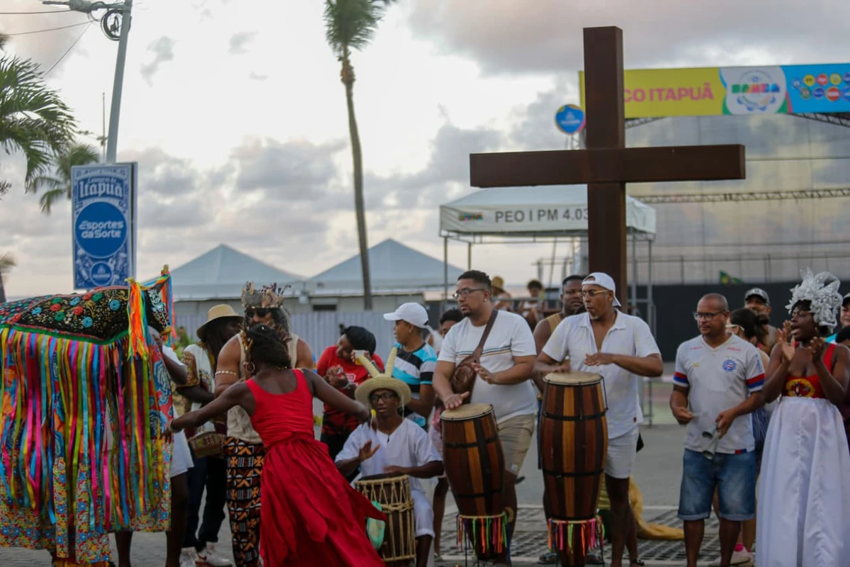 Lavagem de Itapuã nesta quinta (5) por Arisson Marinho/CORREIO