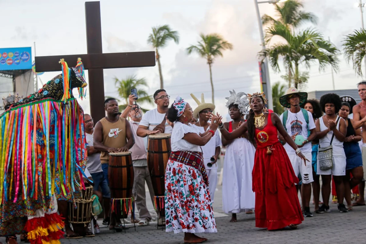 Lavagem de Itapuã nesta quinta (5) por Arisson Marinho/CORREIO