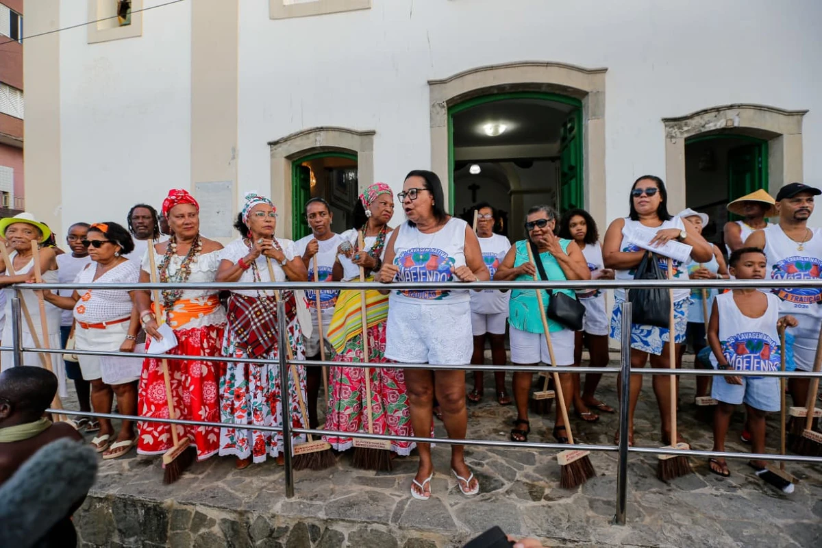 Lavagem de Itapuã nesta quinta (5) por Arisson Marinho/CORREIO