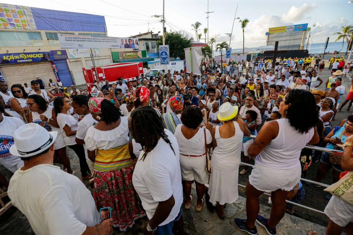 Lavagem de Itapuã nesta quinta (5) por Arisson Marinho/CORREIO
