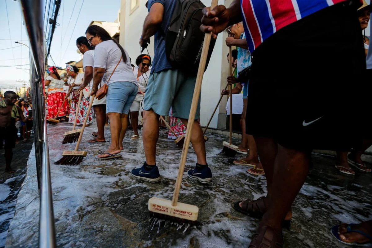 Lavagem de Itapuã nesta quinta (5) por Arisson Marinho/CORREIO