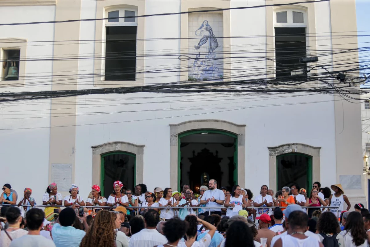 Lavagem de Itapuã nesta quinta (5) por Arisson Marinho/CORREIO
