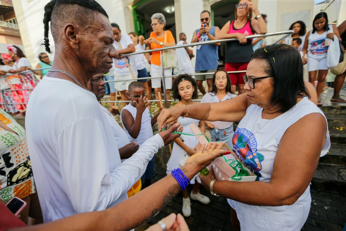 Lavagem de Itapuã nesta quinta (5) por Arisson Marinho/CORREIO