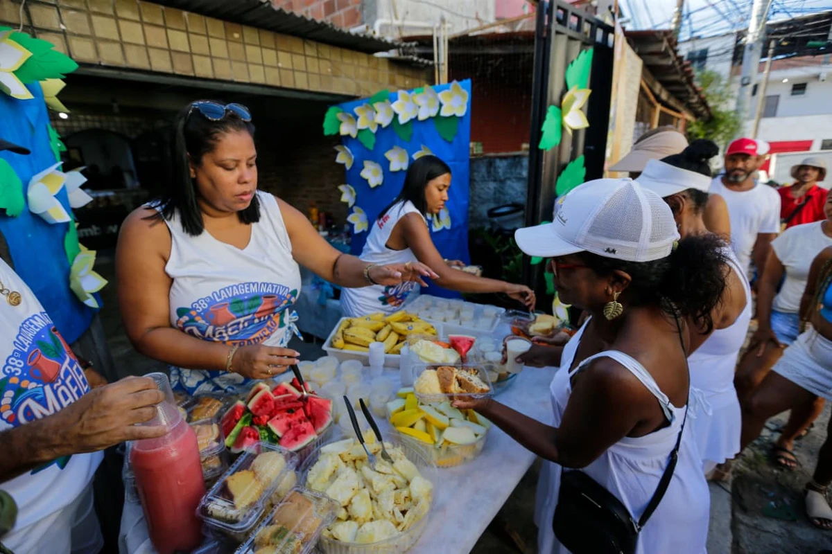 Lavagem de Itapuã nesta quinta (5) por Arisson Marinho/CORREIO