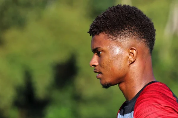 Lucas Ribeiro foi revelado pelo Vitória e estreou contra o Flamengo no Maracanã por Maurícia da Matta/EC Vitória