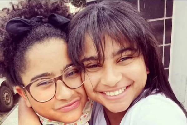 Mile Lages é irmã gêmea de Tia Milena, do 'BBB 26' por Reprodução/Redes Sociais 