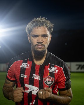 Pedro Henrique, camisa 9 do Vitória por Victor Ferreira/ECV