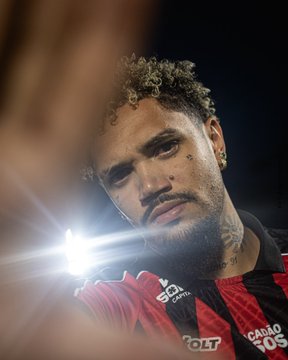 Pedro Henrique, camisa 9 do Vitória por Victor Ferreira/ECV