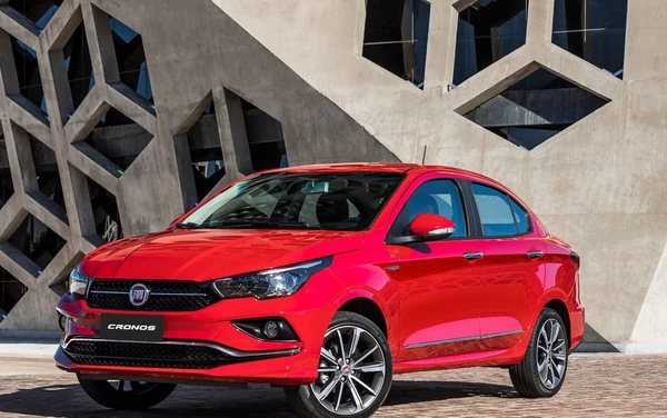 Fiat Cronos - R$108.990 Consumo com etanol: 9,7 km/l (cidade) e 11,2 km/l (estrada)Consumo com gasolina: 13,4 km/l (cidade) e 15,9 km/l (estrada) por Reprodução