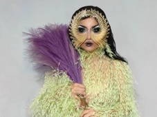 Imagem - O dia em que Björk foi a um terreiro, tomou banho de folhas e desfilou com o Cortejo Afro no Carnaval de Salvador