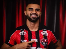 Imagem - Vitória anuncia a contratação do atacante Lucas Silva por empréstimo