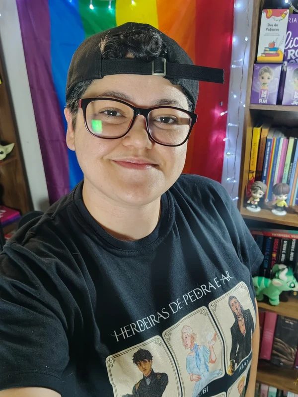 Autora de Herdeiras de pedra e ar, Mar Freitas é brasileira por Reprodução