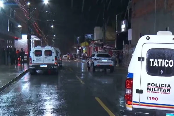 Duas adolescentes e uma mulher foram mortas no ataque por Reprodução