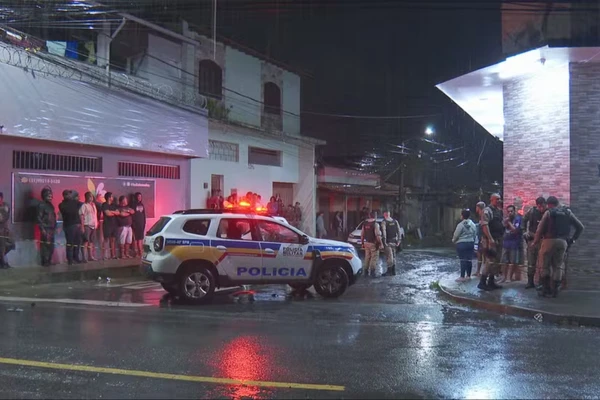 Duas adolescentes e uma mulher foram mortas no ataque por Reprodução