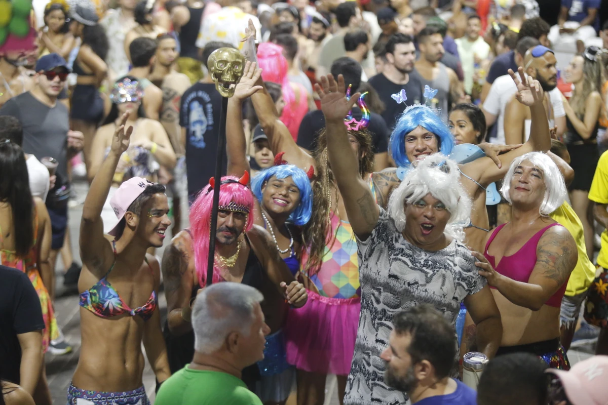 Fantasias: maquiagem, glitter e tecidos podem provocar infecções, alergias, alopecia e até cegueira por Marina Silva/Arquivo CORREIO