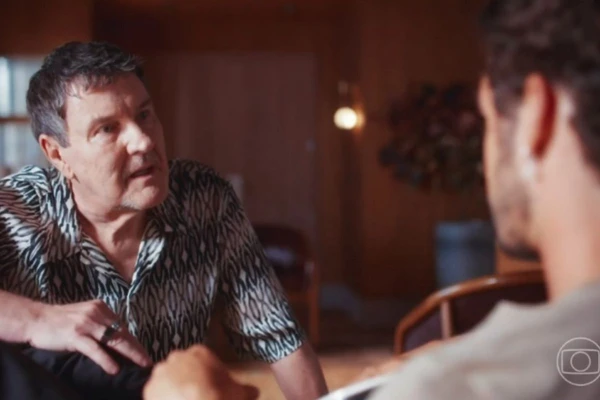 João Raul descobre erro do pai em 'Coração Acelerado'