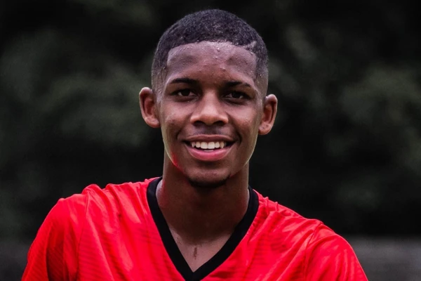 Lateral esquerdo Pedrinho durante passagem pelo Vitória por Letícia Martins/EC Vitória