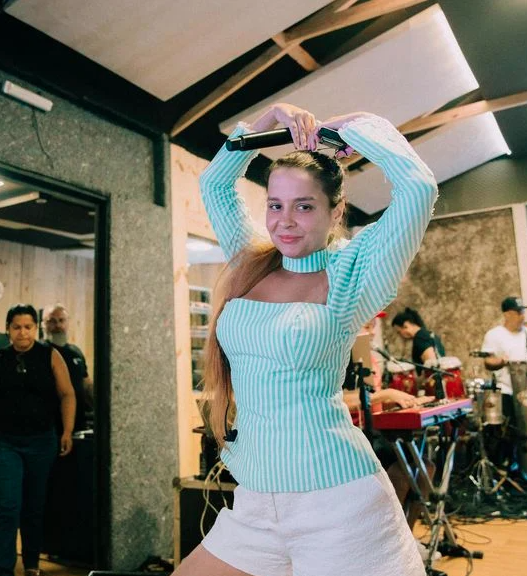 Cantora sertaneja já teve alguns problemas com a aparência por Reprodução | Redes Sociais