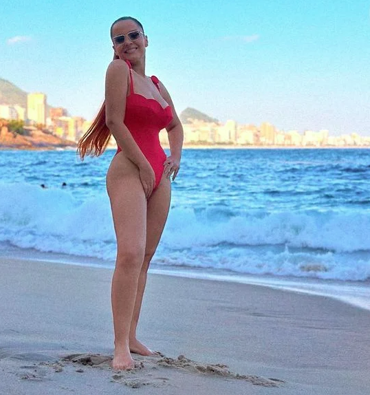 Cantora sertaneja já teve alguns problemas com a aparência por Reprodução | Redes Sociais