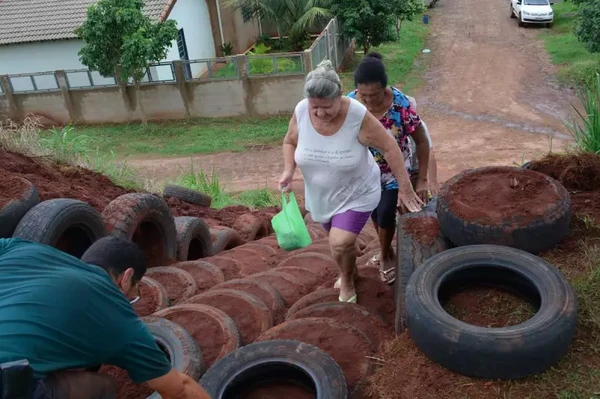 Cansado de ver o perigo se repetir, o morador Giovani Sanchez, de 38 anos, decidiu agir por conta própria por Aloizio Targino | InfocoMS