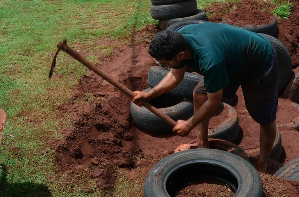 Cansado de ver o perigo se repetir, o morador Giovani Sanchez, de 38 anos, decidiu agir por conta própria por Aloizio Targino | InfocoMS