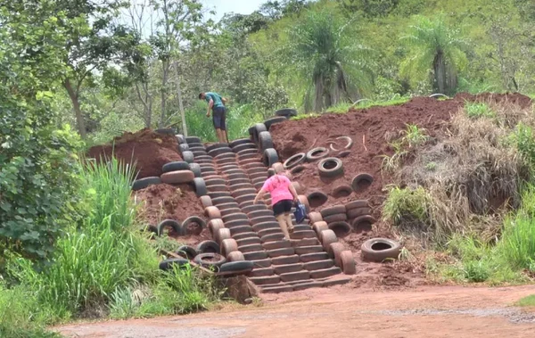 Cansado de ver o perigo se repetir, o morador Giovani Sanchez, de 38 anos, decidiu agir por conta própria por Aloizio Targino | InfocoMS