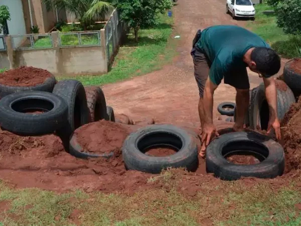 Cansado de ver o perigo se repetir, o morador Giovani Sanchez, de 38 anos, decidiu agir por conta própria por Aloizio Targino | InfocoMS