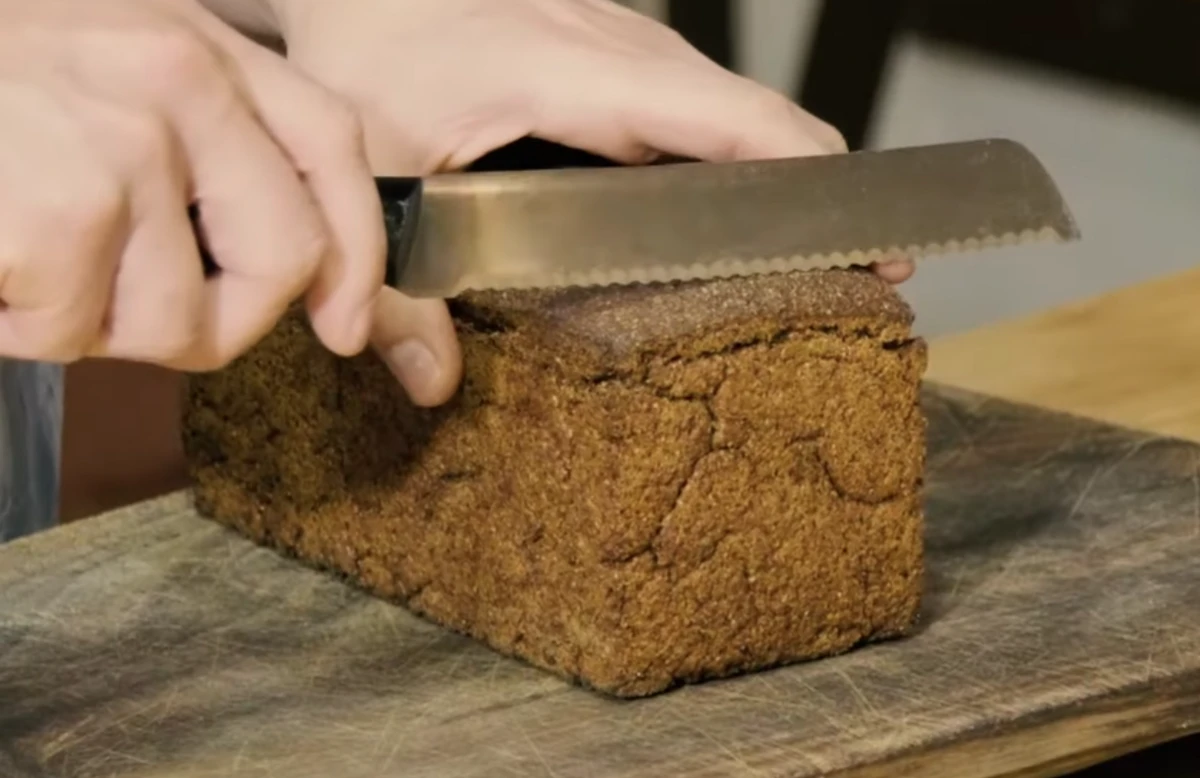 Estudiosos suecos descobriram que pessoas que consomem pão de centeio logo pela manhã sentem-se mais saciadas durante o restante do dia por Reprodução