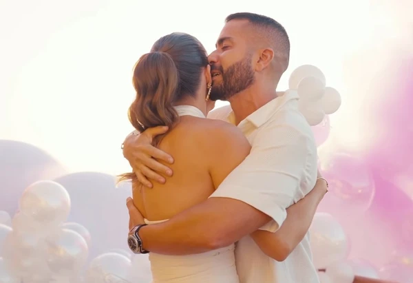 Rafa Marques e Pati Guerra fazem chá revelação por Reprodução/Instagram