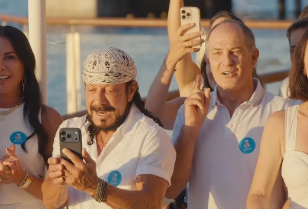 Rafa Marques e Pati Guerra fazem chá revelação por Reprodução/Instagram