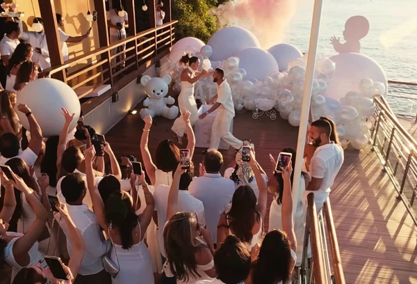 Rafa Marques e Pati Guerra fazem chá revelação por Reprodução/Instagram