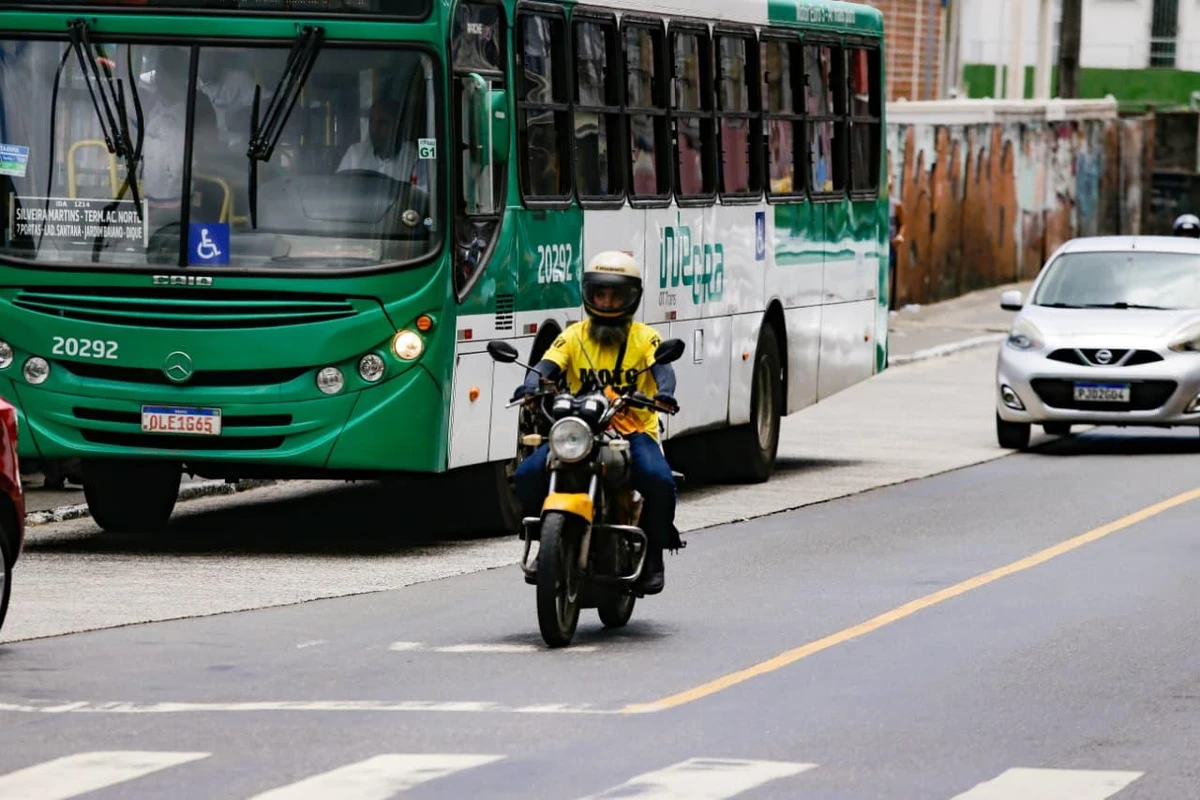 1,2 mil mototaxistas regulamentados podem trabalhar no Carnaval, mas clandestinos passam de 10 mil por Arisson Marinho/CORREIO